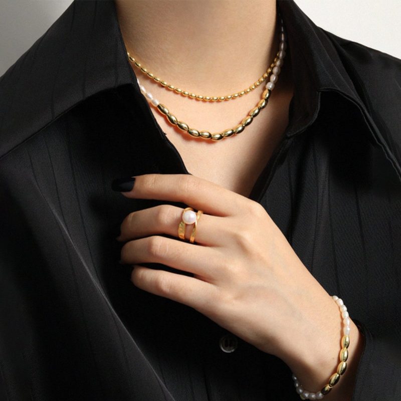 perly pro zlaté šaty